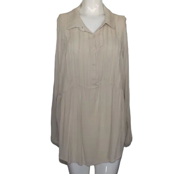 TORRID Blouse, 2/2X, Beige, Long sleeve, Ribbed bib, Half Button, Collar - Picture 9 of 14